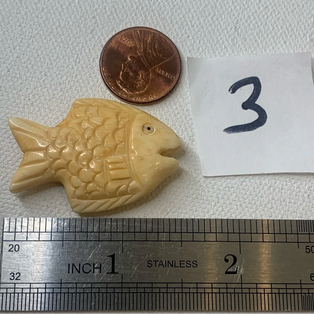 Natural Bone Carved Fish Fetish Bead Drilled Swimming Tropical Fish 1.5